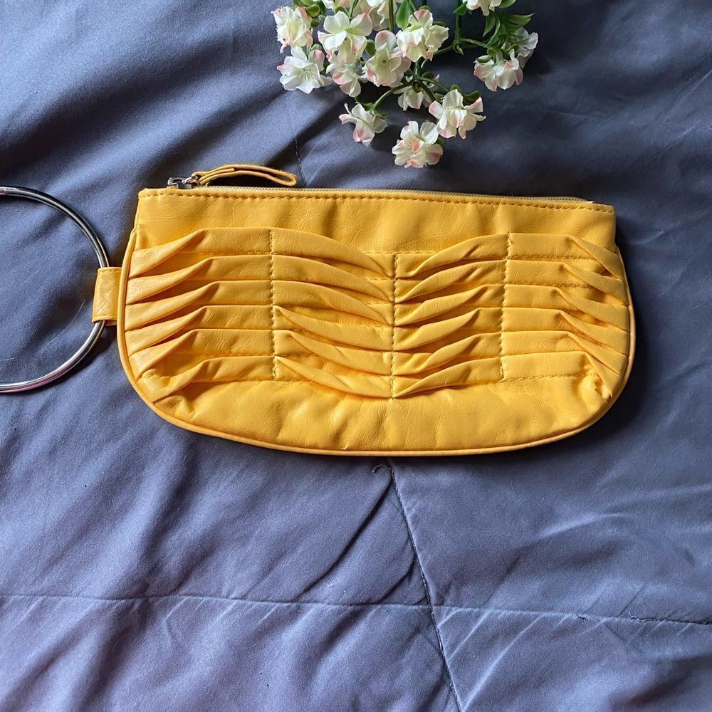 Chateau yellow rushed brand new super cute Ringlot wristlet